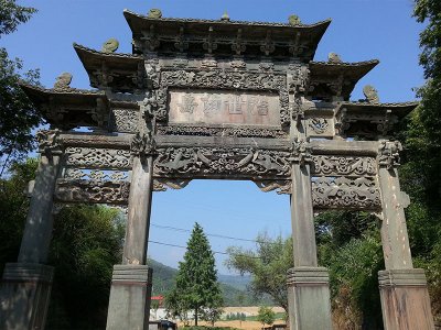 青石古建石牌坊