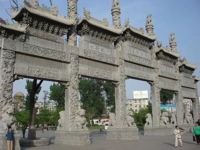 农村大型石牌坊